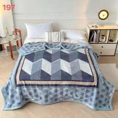 Chăn Siêu Tuyết 4KG – Nhẹ, Mềm, Giữ Ấm Tốt Cho Mọi Gia Đình