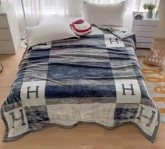 Chăn Siêu Tuyết 3KG – Nhẹ, Mềm Mịn, Phù Hợp Mọi Thời Tiết