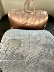 Chăn Lông Thỏ Mặt A Nhung Tuyết 4KG – Mềm Mịn, Giữ Ấm Tuyệt Vời Cho Mùa Đông