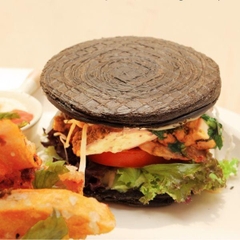 Croburger Gà Lá É và Khoai lang chiên Tempura - Chicken and Lemon Basil Croissant Burger w Sweet Potato Tempura