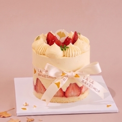 Bánh Sinh Nhật Dâu Trà Shan Tuyết 10cm - Strawberry Shan Tuyet Tea Birthday Cake 10cm