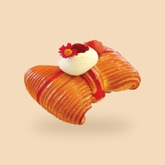 Croissant Mận Hà Nội Hạt Dẻ Cười - Hanoi Plum Pistachio Croissant