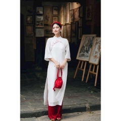 Áo dài nữ trắng thêu hoa Áo dài Tết 2026 cách tân dáng suông vải đính kết thủ công cao cấp Mirilik