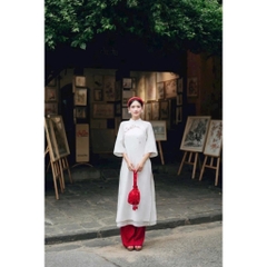 Áo dài nữ trắng thêu hoa Áo dài Tết 2026 cách tân dáng suông vải đính kết thủ công cao cấp Mirilik