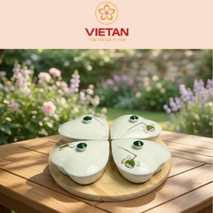 Khay mứt sứ Bát Tràng 4 ngăn dáng trái tim khay gỗ họa tiết búp sen xanh