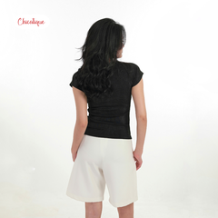 Áo thun nữ thiết kế Chicatique Mavis ôm body cổ tròn ngắn tay nút cài chất liệu thun tăm mịn rũ mát