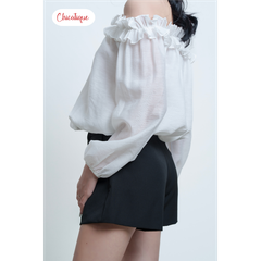 Quần short nữ thiết kế Chicatique Alice chất Carolan Hàn dày dặn đứng form tôn dáng có lót lụa thoải mái