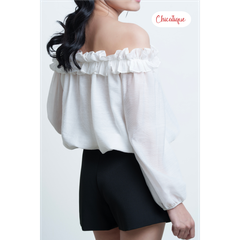 Quần short nữ thiết kế Chicatique Alice chất Carolan Hàn dày dặn đứng form tôn dáng có lót lụa thoải mái