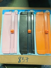 Bàn cắt giấy nhựa 857 A4 (1T*2H*50C)