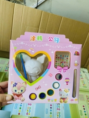 Tượng nhựa kèm đá trang điểm - kuromi - Hộp