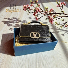 HuynhBi D2_Túi Xách Da Bò Dập Vân Cá Sấu Kích Thước 24cm, 5 Ngăn Có 2 Dây Đeo Chéo, Có Hộp Làm Quà Tặng