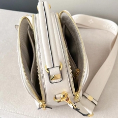 B4_Túi Trống Nữ Da Bò Khoá Vàng, 4 Ngăn, Tặng Kèm Khăn Lụa - Huỳnh Bi Bag Kem Nhung