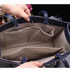 Q9_Túi Tote Nữ Da Bò Hoạ Tiết Thêu, Có Dây Đeo Vai Kích Thước 35x26x13 Kèm Hộp Xịn- HuynhBi Bag