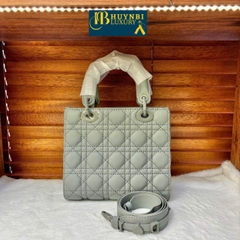 Túi Xách Lady Da Bò Trần Ô Trám HUYNBI D22 Tặng Khăn Lụa Kèm Hộp- Bag (Quà tặng miễn phí)