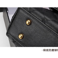 F5_Túi Đeo Chéo Nữ Da Hạt Caviar, Dây Đeo Thép Không Gỉ, Kích Thước 24cmm (Có Hộp) - HUỲNH BI LUXURY Bag Da Kem