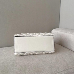 B4_Túi Trống Nữ Da Bò Khoá Vàng, 4 Ngăn, Tặng Kèm Khăn Lụa - Huỳnh Bi Bag Kem Nhung