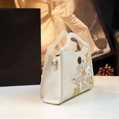 F2_Túi Xách Nữ  Họa Tiết Thêu Hoa Kích Thước 26x18x11cm