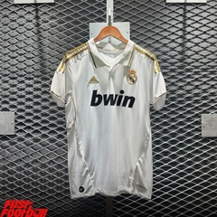 ÁO BÓNG ĐÁ REAL MADRID 2011/12 SÂN NHÀ (In ấn note vào ghi chú đơn hàng, tên số 70k, patch C1 60K)