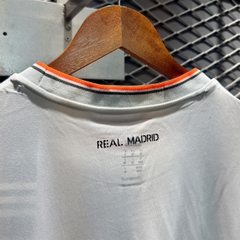 ÁO BÓNG ĐÁ REAL MADRID 2013/14 SÂN NHÀ (In ấn note vào ghi chú đơn hàng, tên số 70k, patch C1 60K)