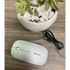 Chuột máy tính Gaming Devia có 2 chế độ kết nối bluetooth và kết nối không dây 2.4G, nhỏ nhẹ pin 400mAh có bảo hành