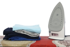 Bàn ủi hơi nước Electrolux E6SI3-61NW 2400W