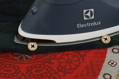 Bàn ủi hơi nước Electrolux E6SI3-61NW 2400W