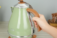Bình đun siêu tốc Delonghi 1.7 lít KBOV2001.GR