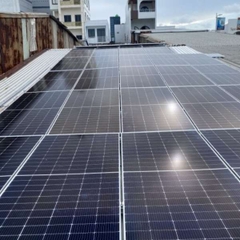 Tấm Pin Năng Lượng Mặt Trời Trina 715W 2 Mặt Kính Chính Hãng