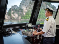 SONATA CRUISE 소나타 하롱베이 고급 크루즈 (리무진/ 버스- 입장권- 가이드- 중식 포함)