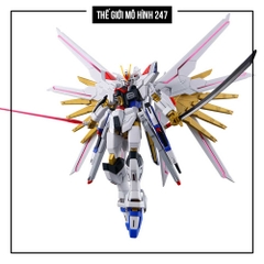 Mô Hình Gundam HG 250 Mighty Strike Freedom Fighter (Tặng đế + Decal nước)