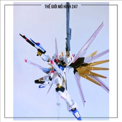 Mô Hình Gundam HG 250 Mighty Strike Freedom Fighter (Tặng đế + Decal nước)