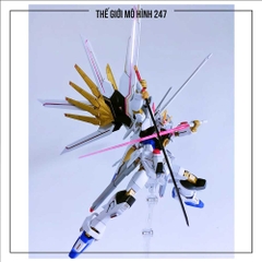 Mô Hình Gundam HG 250 Mighty Strike Freedom Fighter (Tặng đế + Decal nước)