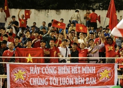 Cổ động viên từ mọi miền Tổ quốc nhuộm đỏ sân Thống Nhất – Tiếp lửa cho đội tuyển Việt Nam trước Nepal