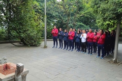 ĐỘI TUYỂN NỮ VIỆT NAM DÂNG HƯƠNG TẠI ĐỀN HÙNG TRƯỚC KHI LÊN ĐƯỜNG SANG NHẬT BẢN TẬP HUẤN