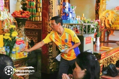 HÀNG NGÀN CỔ ĐỘNG VIÊN BẮC NINH HÀNH HƯƠNG VỀ HÀ TĨNH, TIẾP LỬA CHO TRẬN CẦU LỊCH SỬ