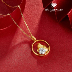 Dây chuyền con giáp tuổi Dậu bạc mạ vàng – Giữ một nguồn năng lượng tỉnh thức và sáng rõ | Hải Hà Jewelry