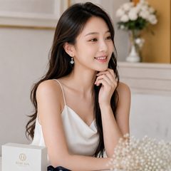 Bông tai bạc 925 đính moissanite dáng treo – chuyển động dịu và ánh sáng tinh tế | Hải Hà Jewelry
