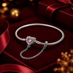 Vòng tay bạc 925 charm trái tim đá hồng – Một cảm xúc được giữ lại