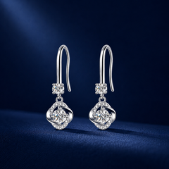 Bông tai bạc 925 đính moissanite dáng treo – chuyển động dịu và ánh sáng tinh tế | Hải Hà Jewelry