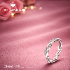 Nhẫn đan xoắn đính đá – Gắn kết mềm mại theo thời gian | Hải Hà Jewelry
