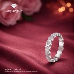 Nhẫn viền đá lục giác – Nhịp gắn kết có trật tự | Hải Hà Jewelry