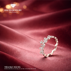 Nhẫn viền đá uốn lượn – Ánh sáng dịu dàng ôm trọn cảm xúc | Hải Hà Jewelry
