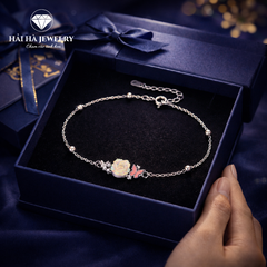 Vòng tay hoa hồng & cánh bướm – Dịu dàng ở lại cùng thời gian | Hải Hà Jewelry