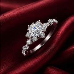 Nhẫn nữ hoa tỏa sáng – Một khoảnh khắc dịu dàng ở lại trên bàn tay | Hải Hà Jewelry