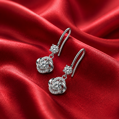 Bông tai bạc 925 đính moissanite dáng treo – chuyển động dịu và ánh sáng tinh tế | Hải Hà Jewelry