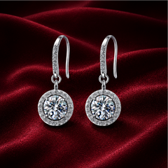 Bông tai Moissanite Halo bạc s925 Cao cấp – ánh sáng tròn đầy, đeo nhẹ | Hải Hà Jewelry