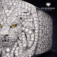 Nhẫn nam đầu sư tử đính đá – Sự tĩnh lặng của một nội lực sâu | Hải Hà Jewelry