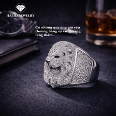 Nhẫn nam đầu sư tử đính đá – Sự tĩnh lặng của một nội lực sâu | Hải Hà Jewelry
