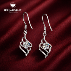 Bông tai nữ bạc 925 đính moissanite – dáng móc rơi mềm mại, chuyển động tinh tế
