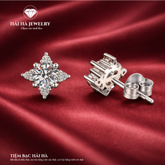 Bông tai bạc 925 đính moissanite dáng hoa – viên trung tâm tròn, ánh sáng dịu | Hải Hà Jewelry